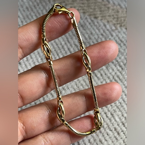 Vintage 14k Solid Gold Bracelet - Picture 4 of 6